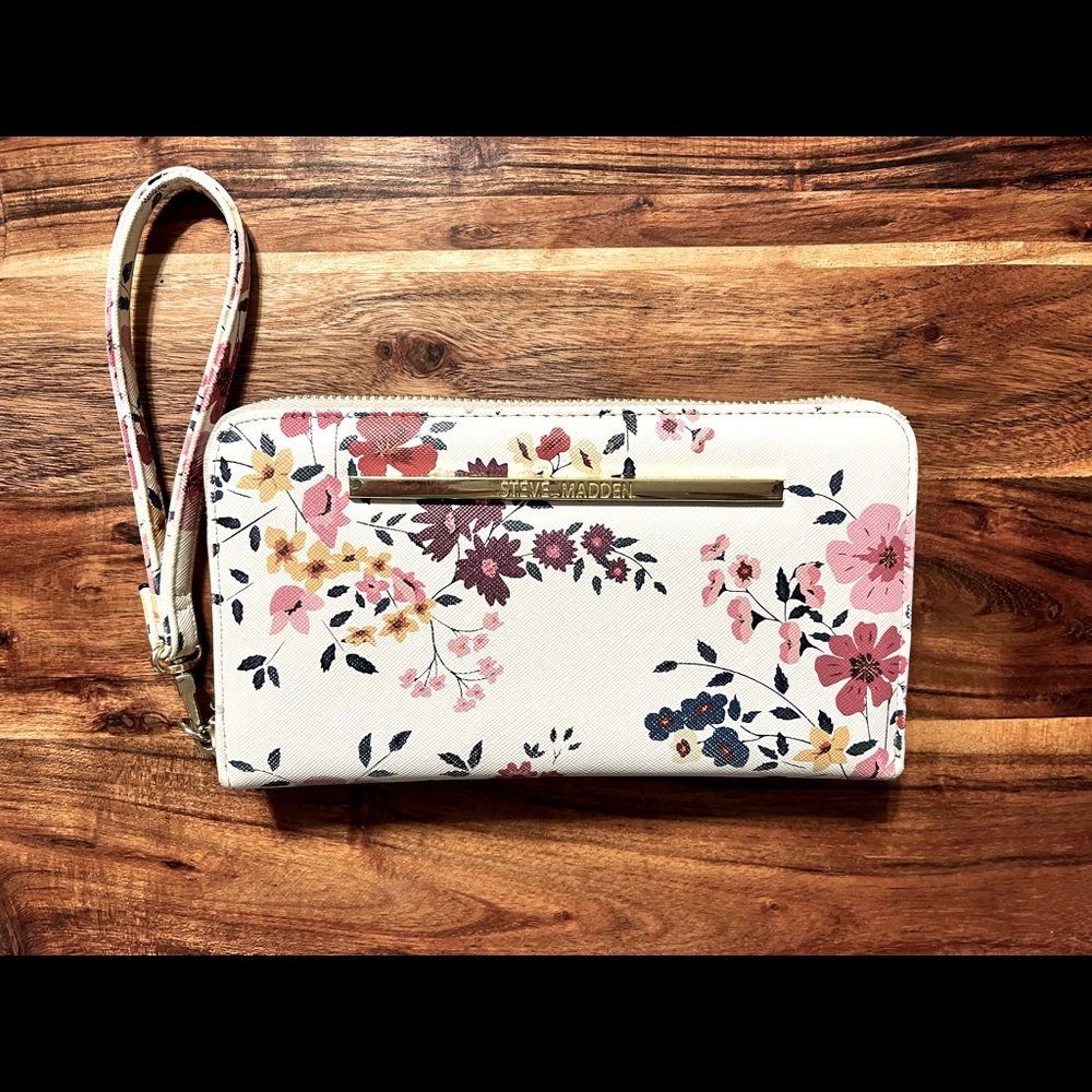 Steve Madden Floral Wristlet
